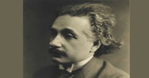 Curly, slick back with a side part offers a vintage and confident expression