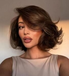 Luxe lob hairstyle shows a smart, bold and sharp setting